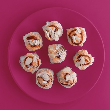 картинка Запеченный ролл Созвездие с креветкой и миндалем от TakeEat